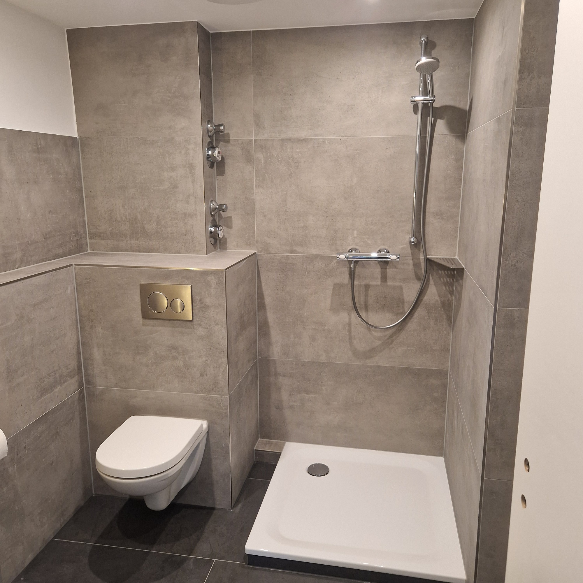 Große Wandfliesen Badsanierung